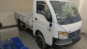 Bolero Maxi Truck CNG